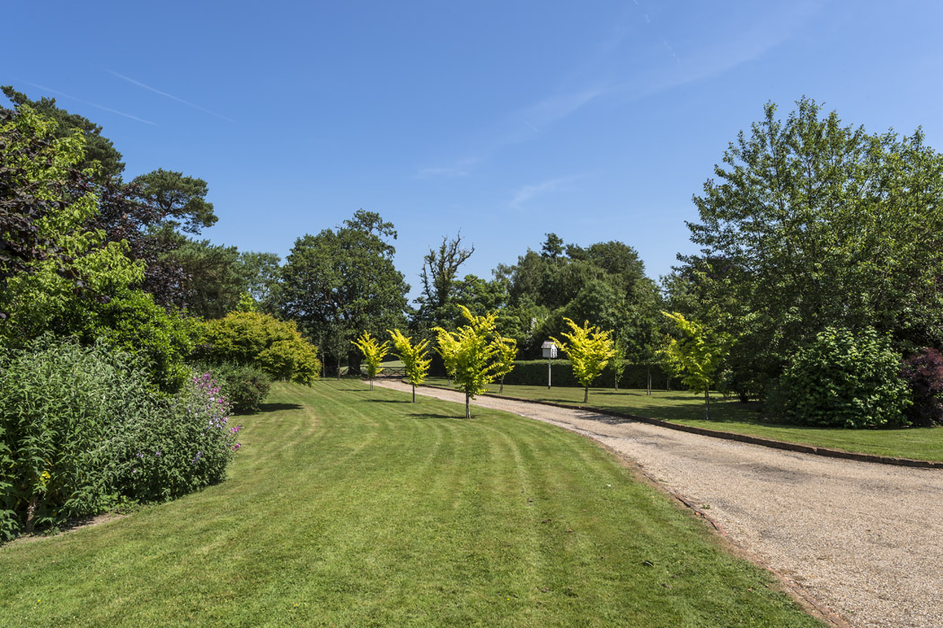 Gardens & Parking